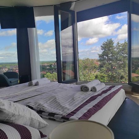 West Panorama Penthouse - Apartment With A Fantastic View Of The City Szombathely Exterior foto